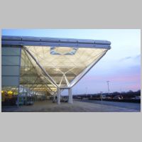 Norman Foster, Stansted Airport, photo by John Lord on flickr.jpg